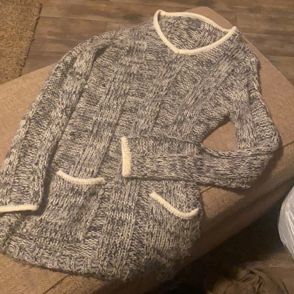 Like New black, WhT & grey V neck sweater